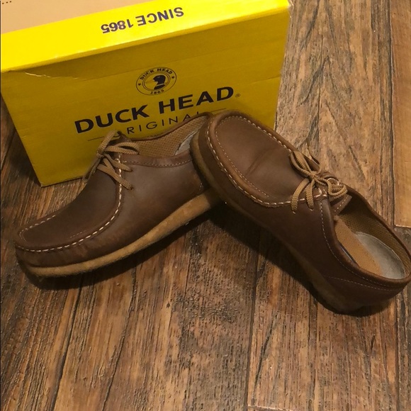 duck head wallabees